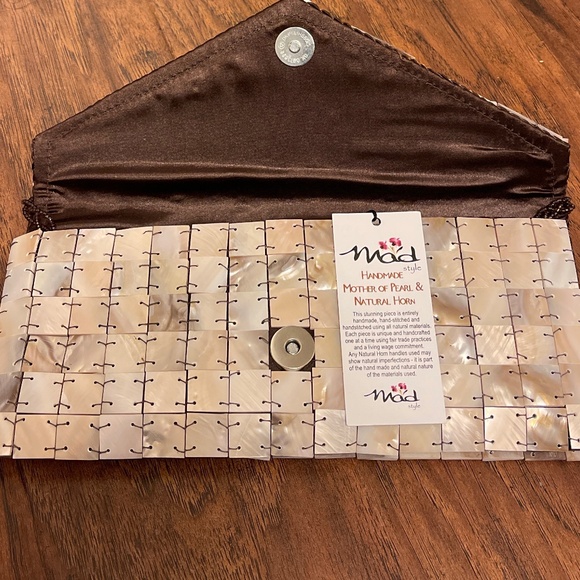 NWT Handmade Mother of Pearl and Natural Horn Purse With Beaded Strap - Picture 7 of 7